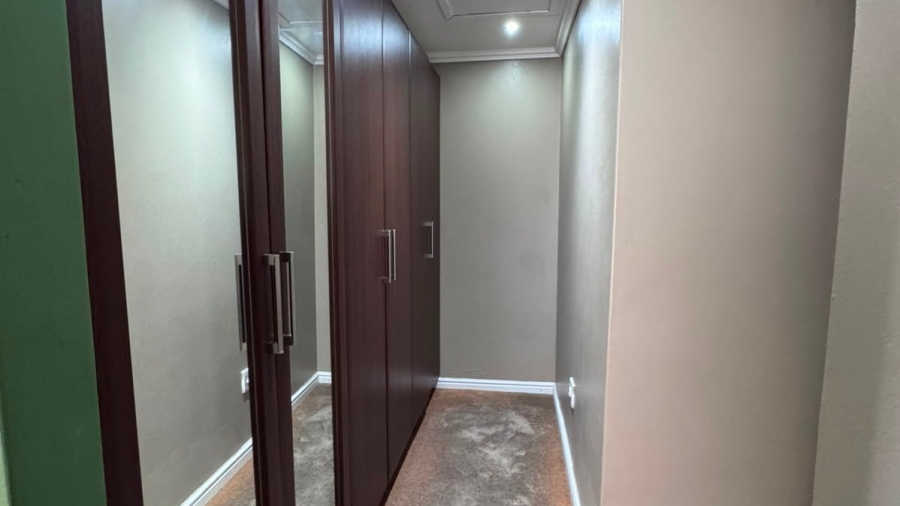 5 Bedroom Property for Sale in Overbaakens Eastern Cape